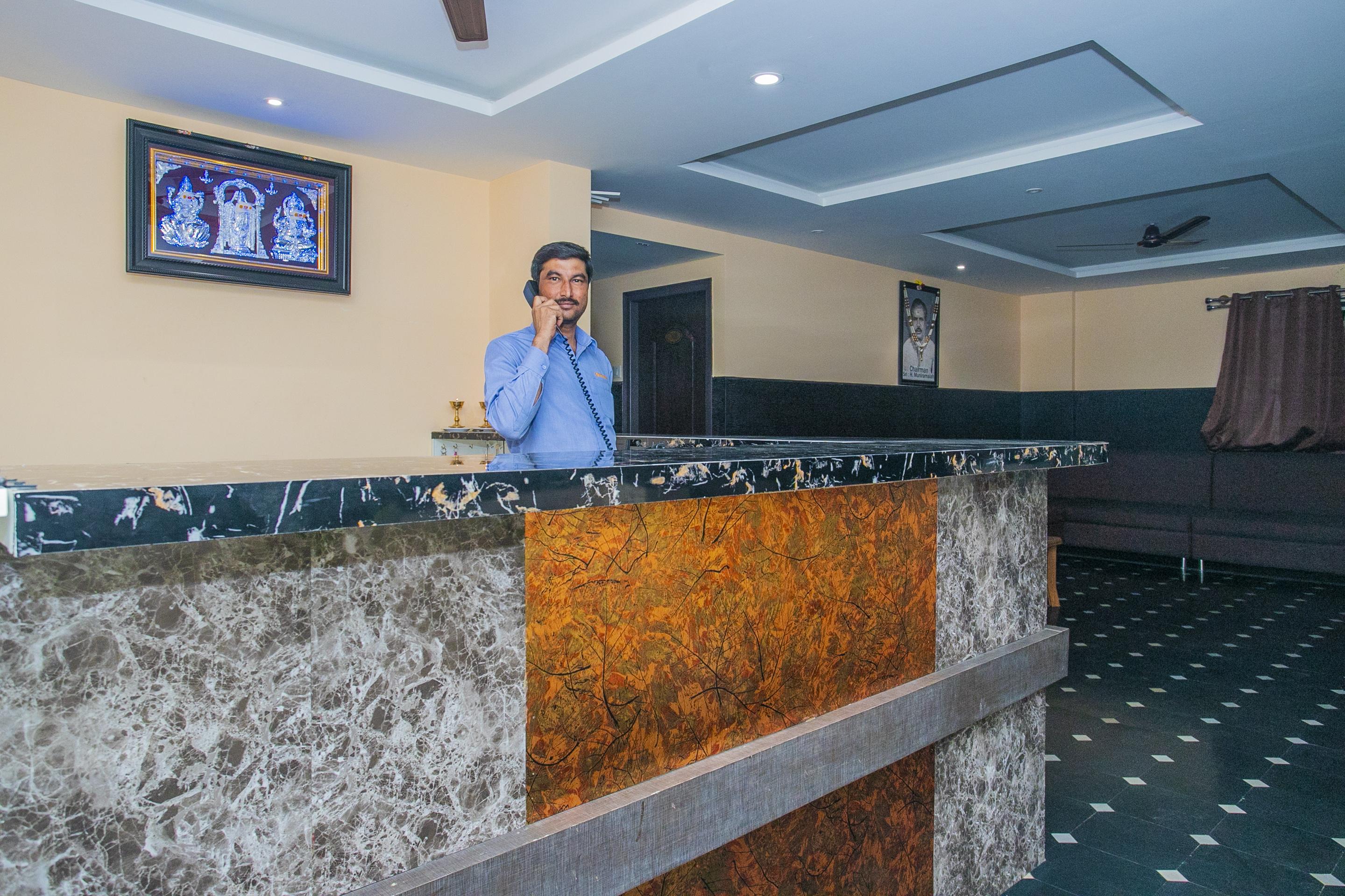 Oyo 22837 Chairmen'S Hotel Бенґалуру Екстер'єр фото